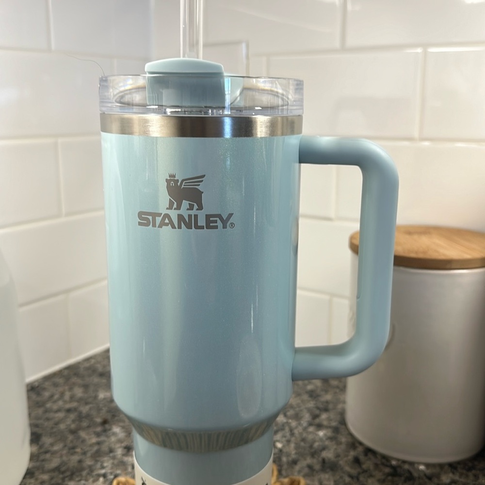 Target exclusive Stanley blueberry Milk  40 oz